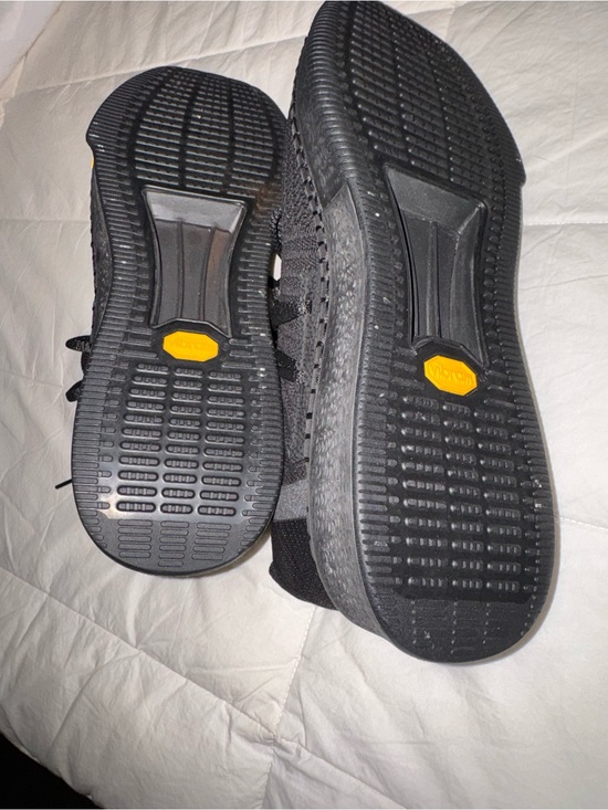 Vibram Men\'s All-Black Knit Athletic Sneakers main image 10
